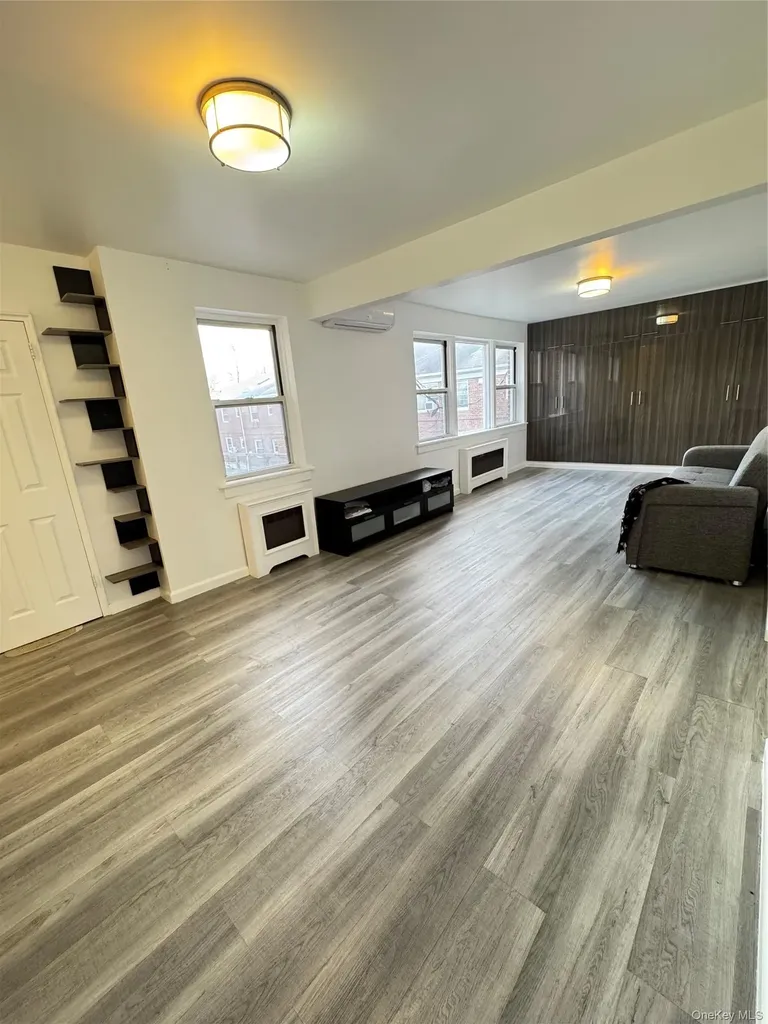 68-09 138th Street Flushing NY 11367