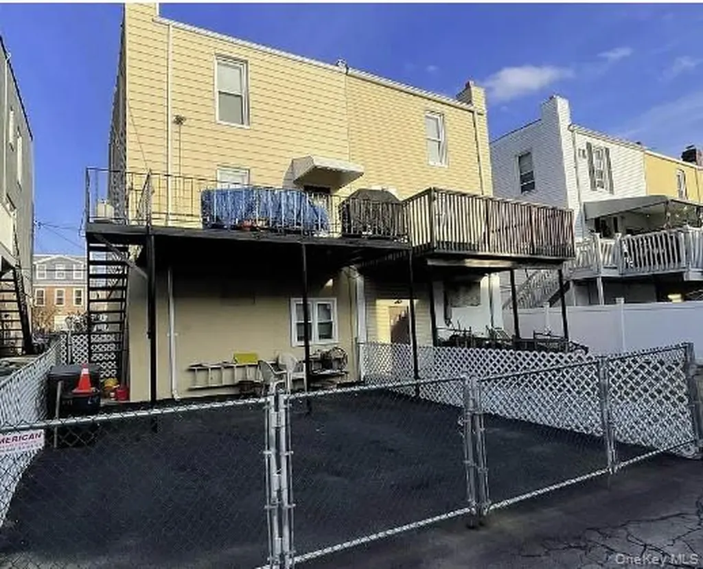 249 Calhoun Avenue Bronx NY 10465