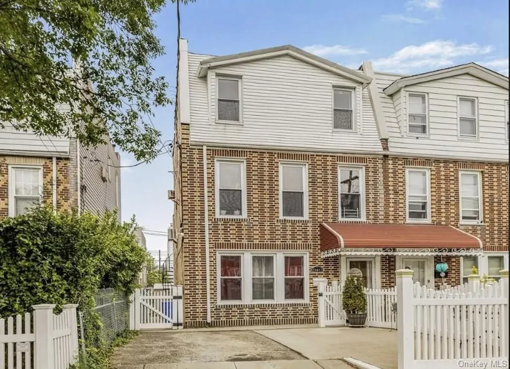 249 Calhoun Avenue Bronx NY 10465