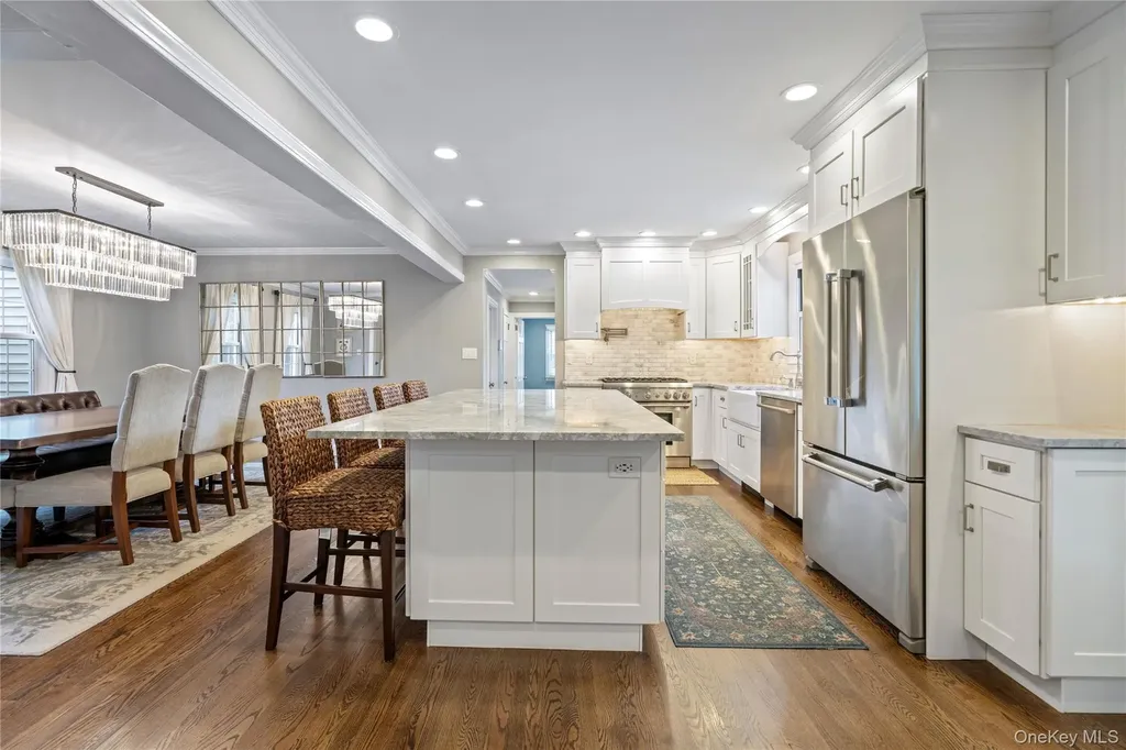 172 Burtis Lane Syosset NY 11791