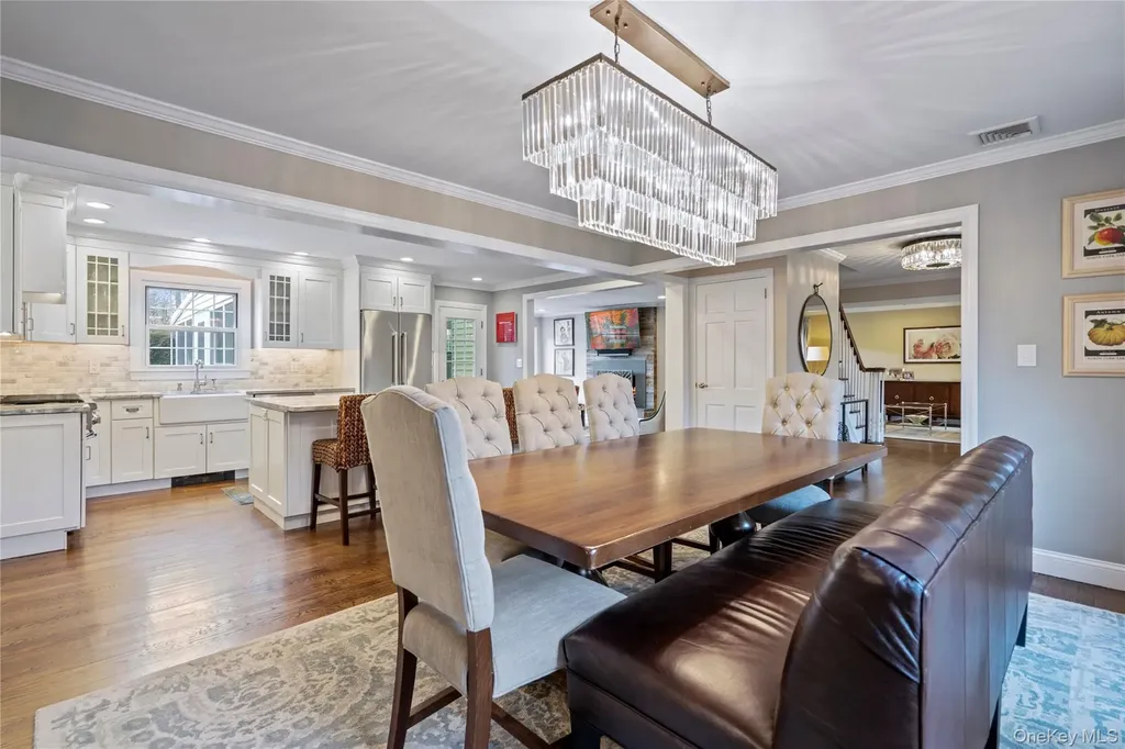 172 Burtis Lane Syosset NY 11791