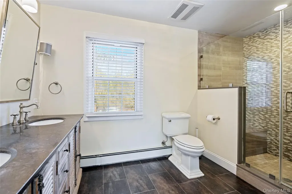 172 Burtis Lane Syosset NY 11791