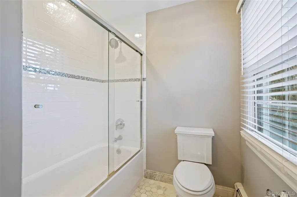 172 Burtis Lane Syosset NY 11791
