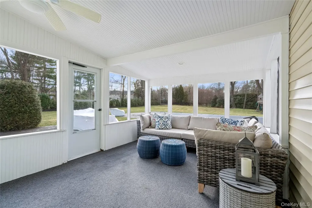 172 Burtis Lane Syosset NY 11791