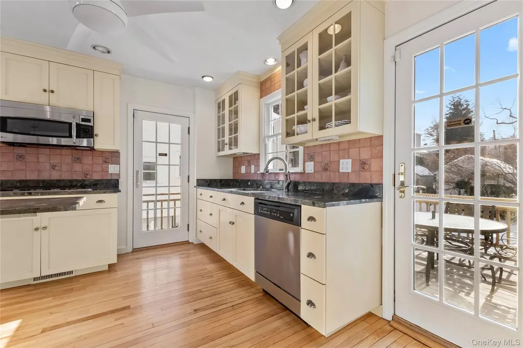 53 Oak Avenue Larchmont NY 10538