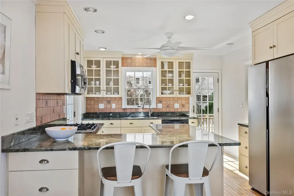 53 Oak Avenue Larchmont NY 10538