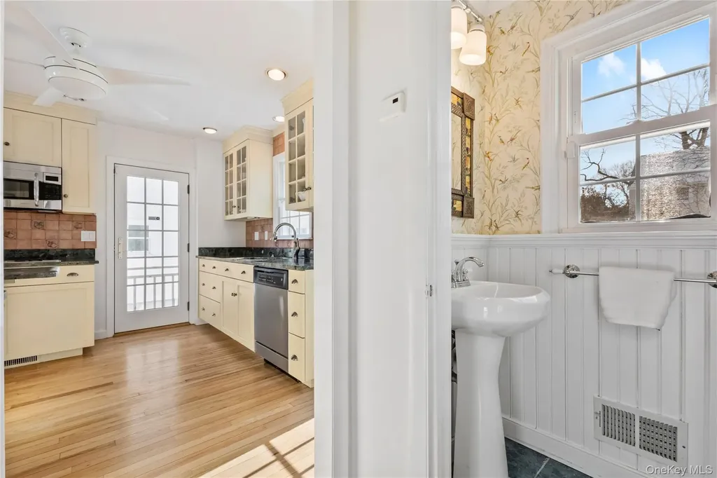 53 Oak Avenue Larchmont NY 10538