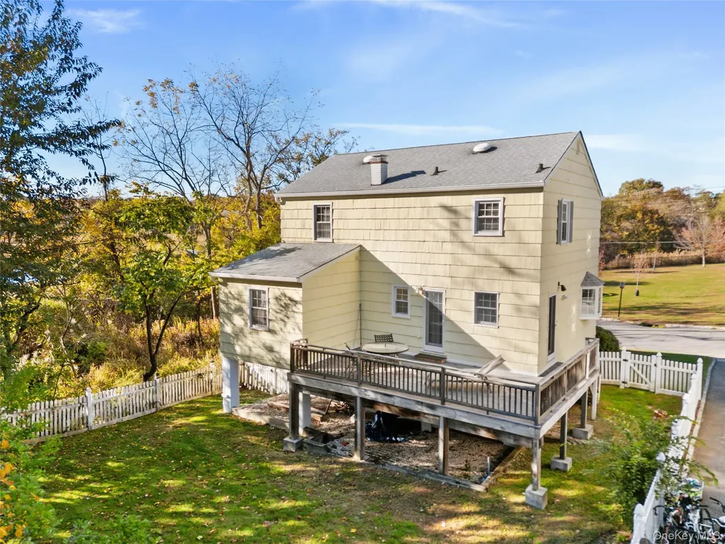 53 Oak Avenue Larchmont NY 10538