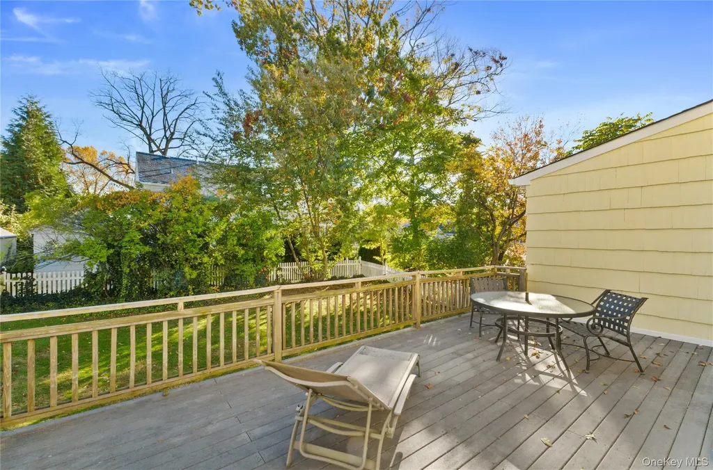53 Oak Avenue Larchmont NY 10538