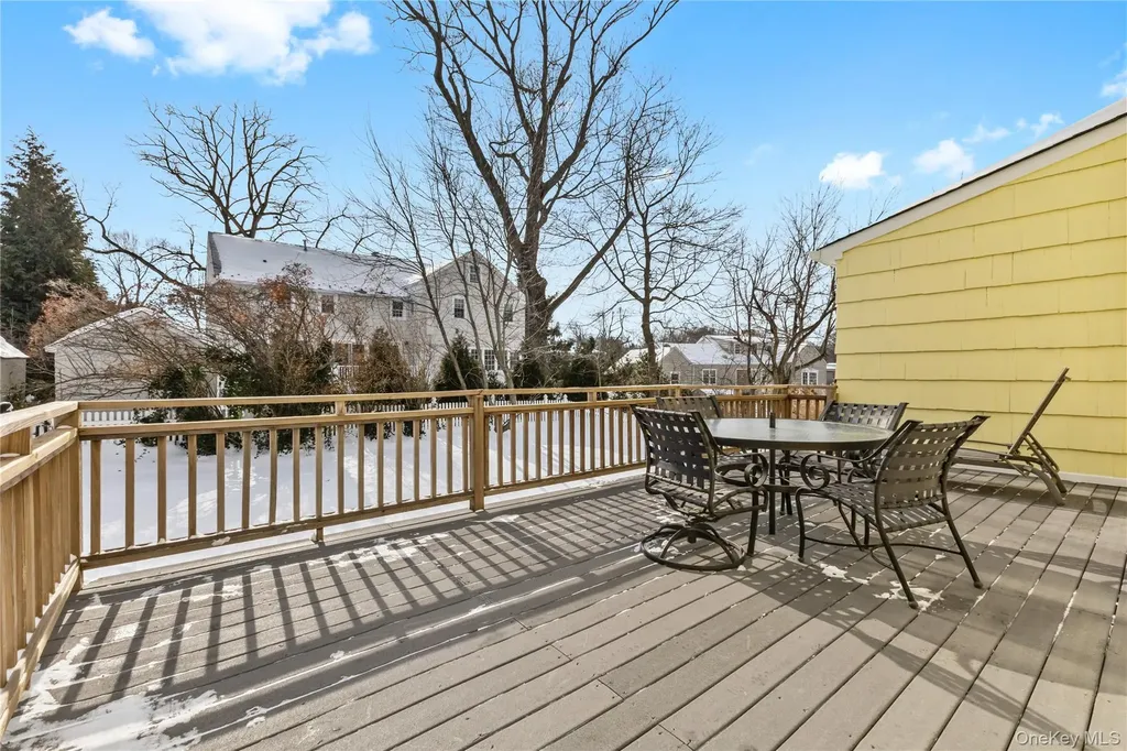 53 Oak Avenue Larchmont NY 10538