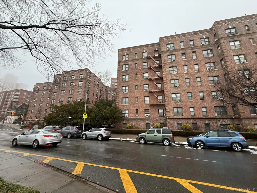 3015 Riverdale Avenue Bronx NY 10463