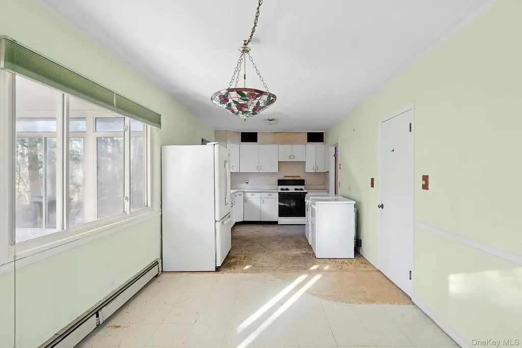 37 Cedar Drive Springs NY 11937