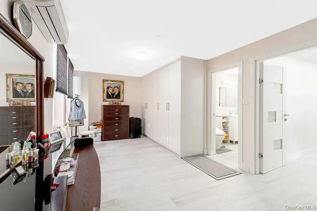4300 Atlantic Avenue Brooklyn NY 11224
