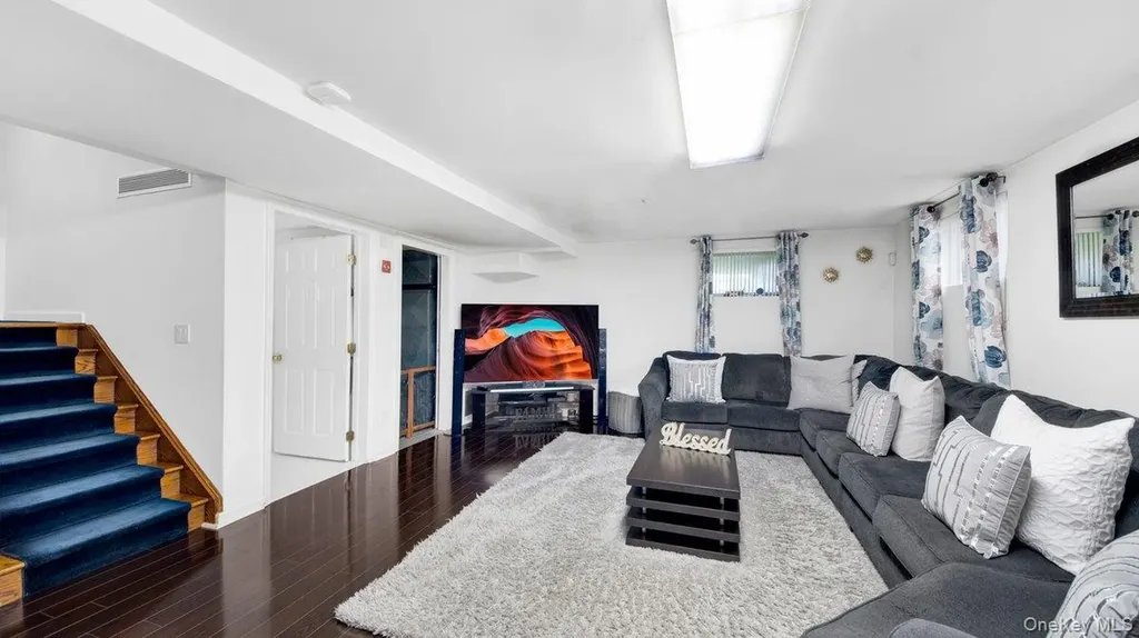 27 Woodside Avenue Harrison NY 10604