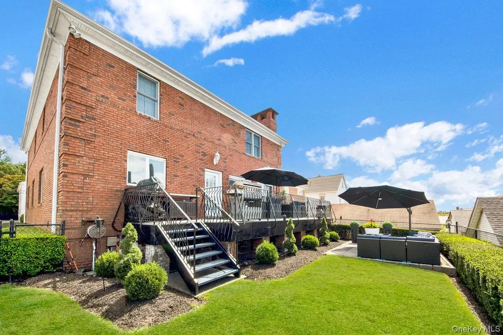 27 Woodside Avenue Harrison NY 10604