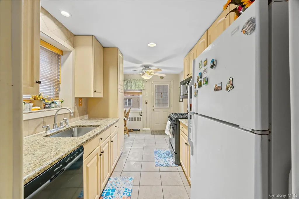2004 Bogart Avenue Bronx NY 10462