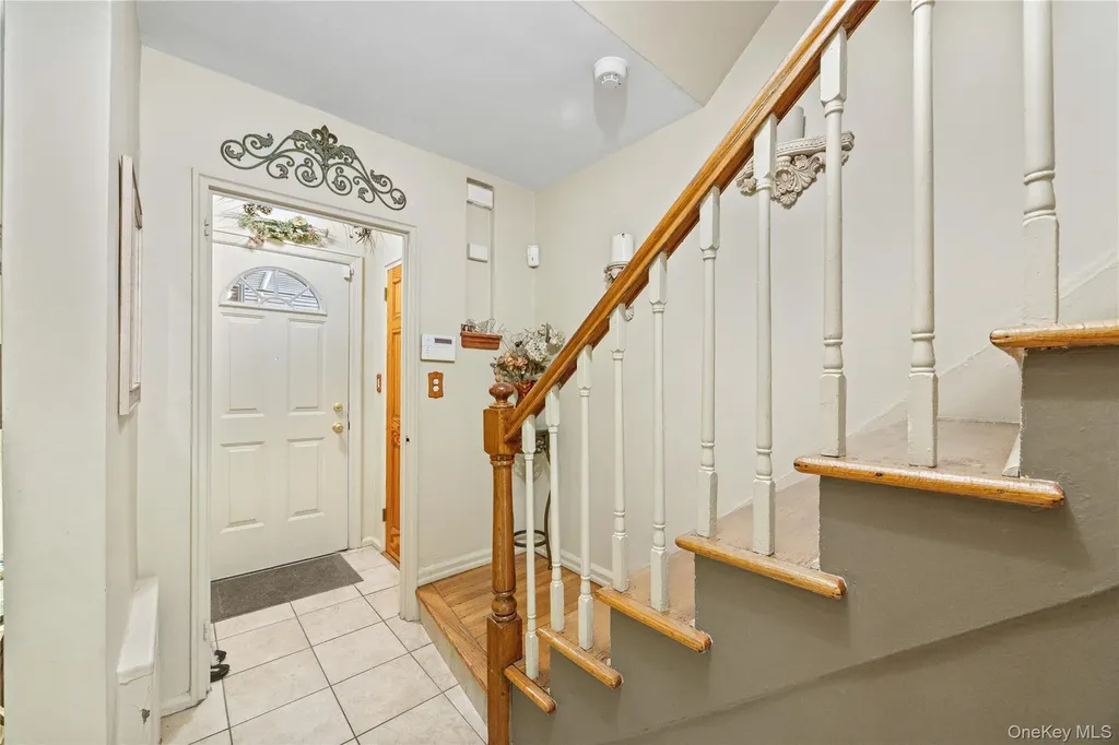 2004 Bogart Avenue Bronx NY 10462