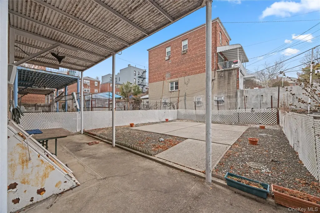 2004 Bogart Avenue Bronx NY 10462