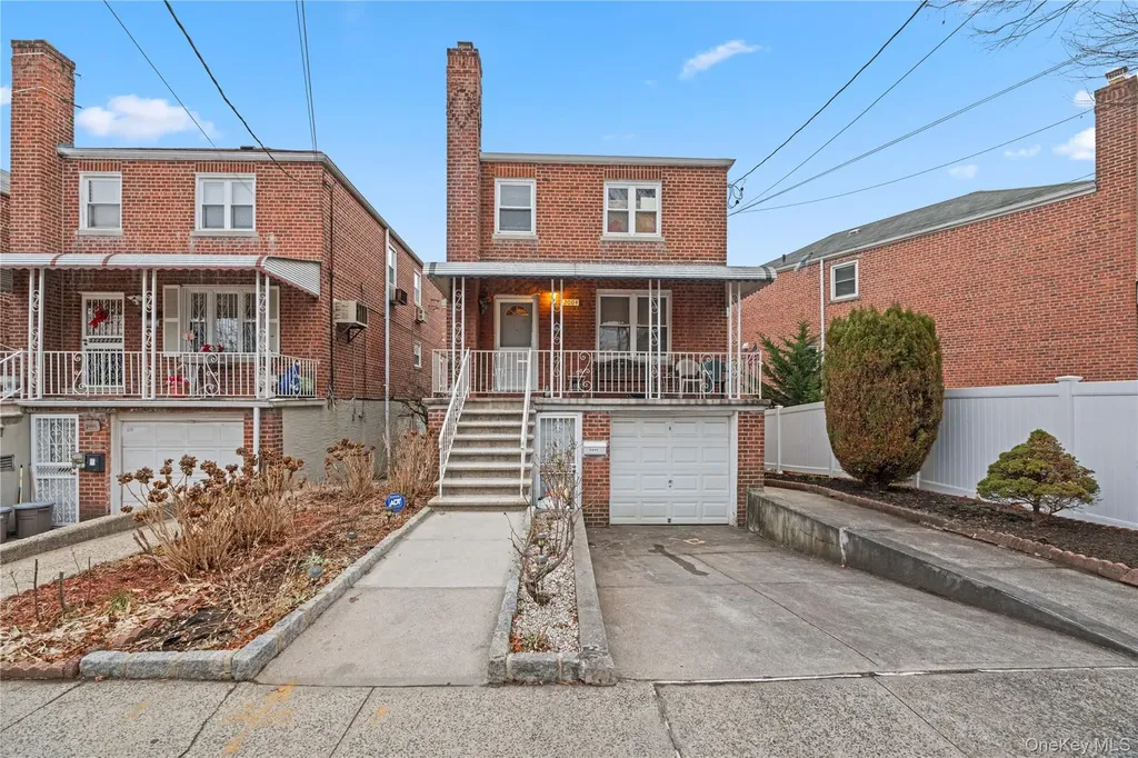 2004 Bogart Avenue Bronx NY 10462