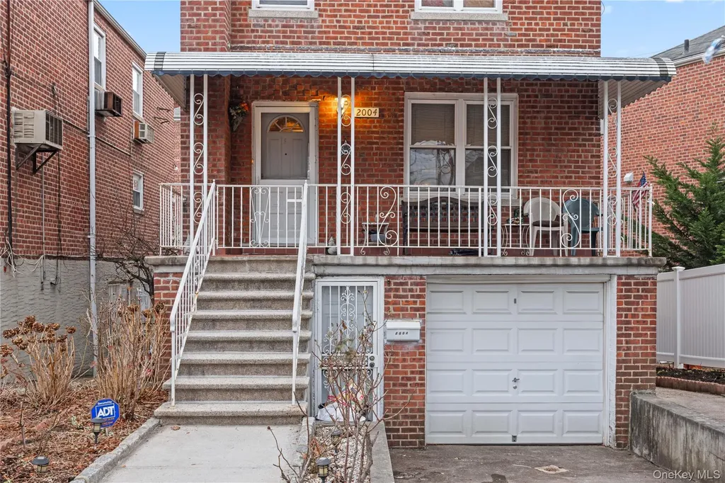 2004 Bogart Avenue Bronx NY 10462