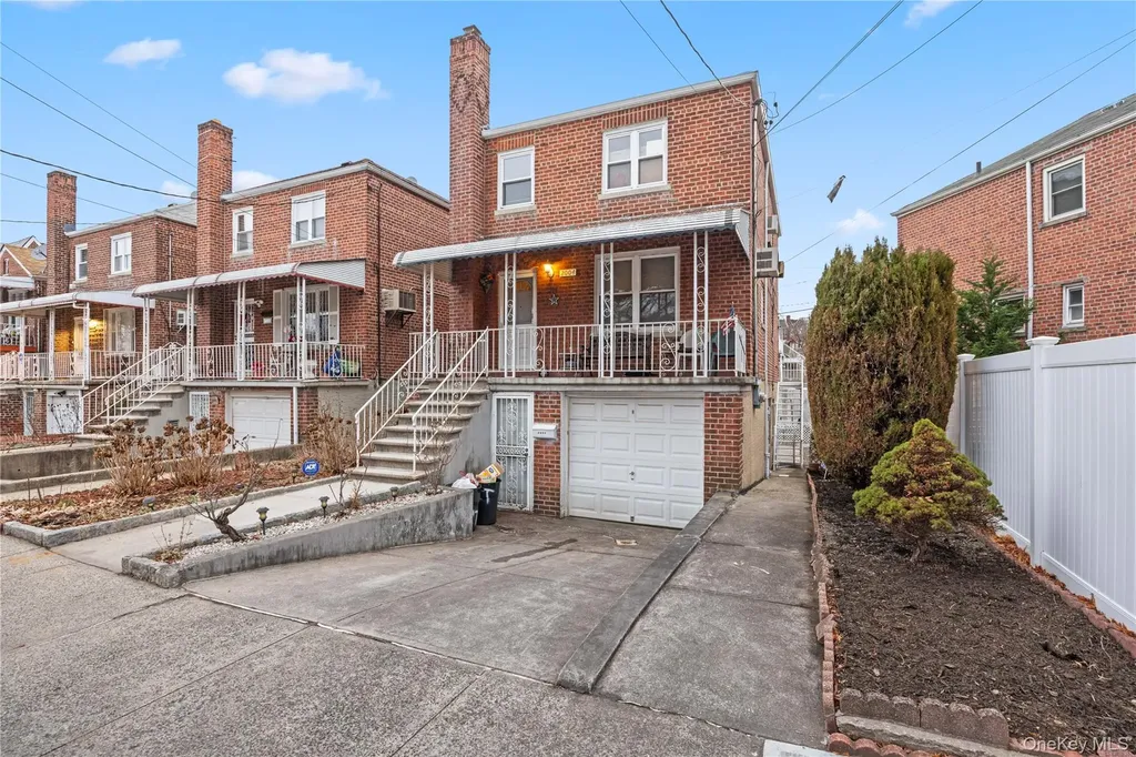 2004 Bogart Avenue Bronx NY 10462