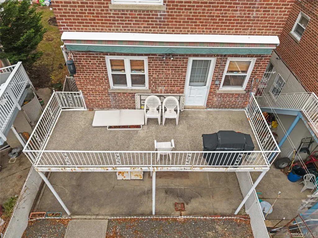 2004 Bogart Avenue Bronx NY 10462