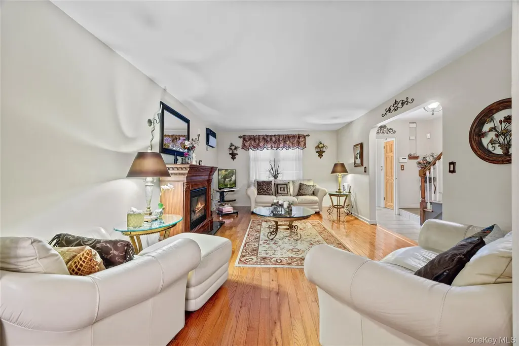 2004 Bogart Avenue Bronx NY 10462