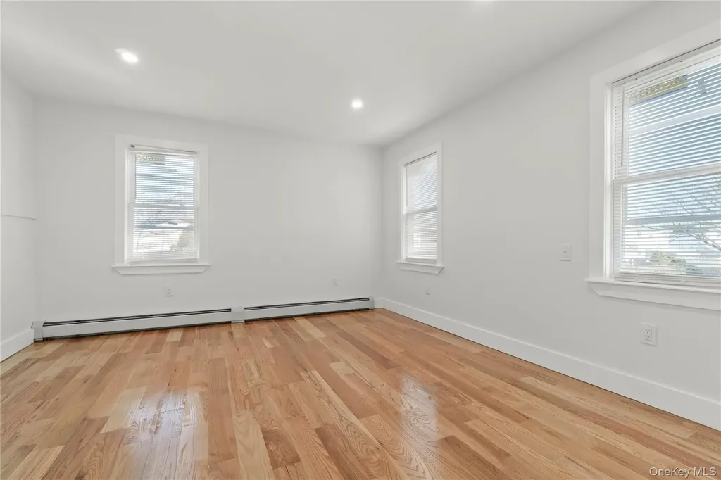 24909 Mayda Road Rosedale NY 11422