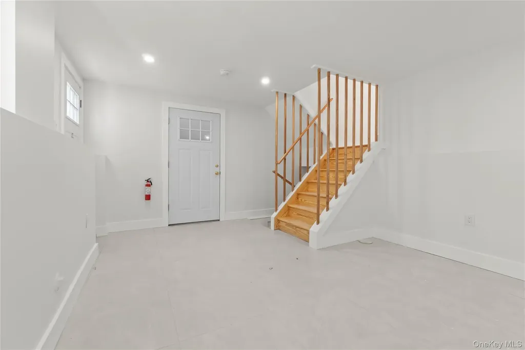24909 Mayda Road Rosedale NY 11422