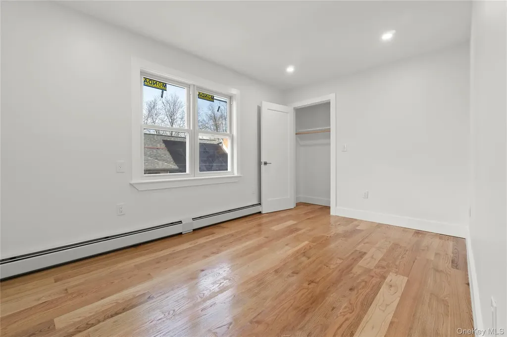 24909 Mayda Road Rosedale NY 11422