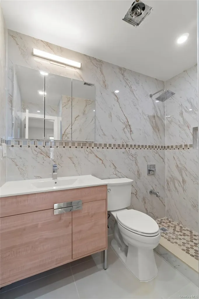 24909 Mayda Road Rosedale NY 11422