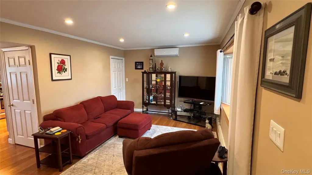493 Kell Place Seaford NY 11783