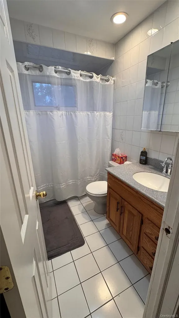 493 Kell Place Seaford NY 11783