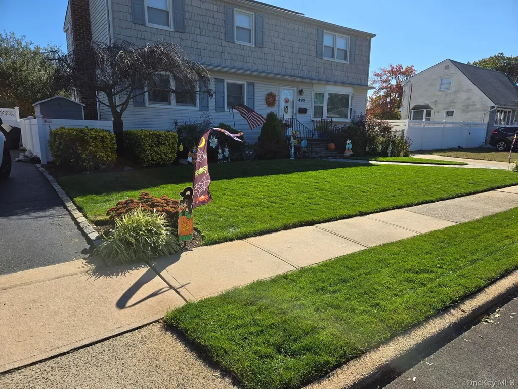 493 Kell Place Seaford NY 11783