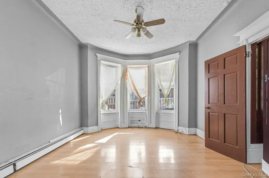 10409 94th Avenue Ozone Park NY 11416
