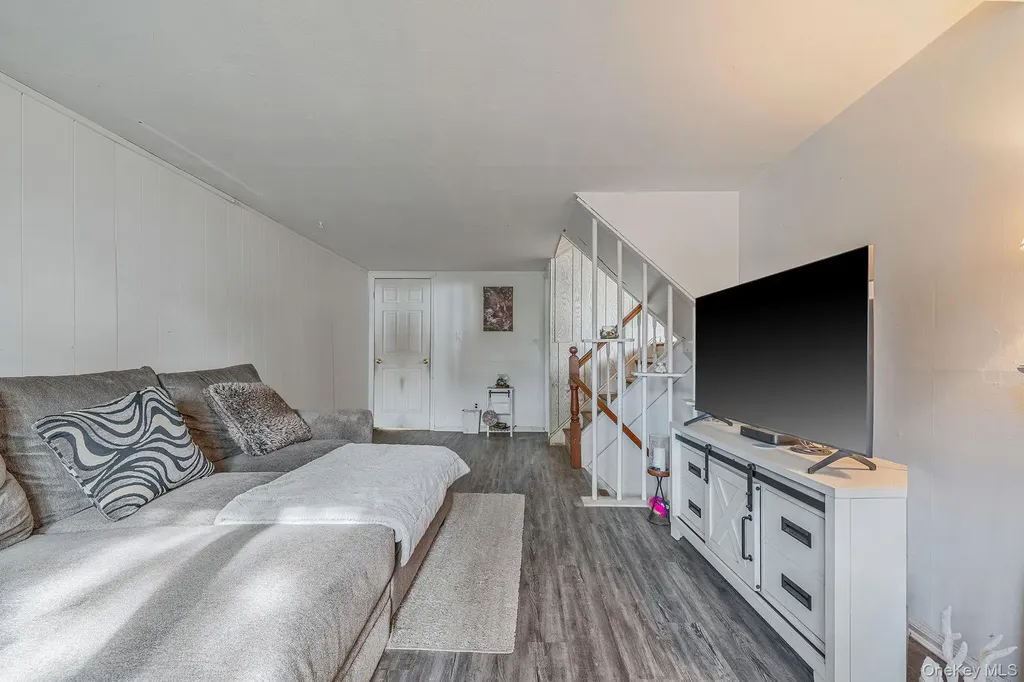 86 Silber Avenue Bethpage NY 11714