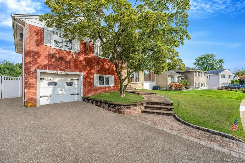 86 Silber Avenue Bethpage NY 11714
