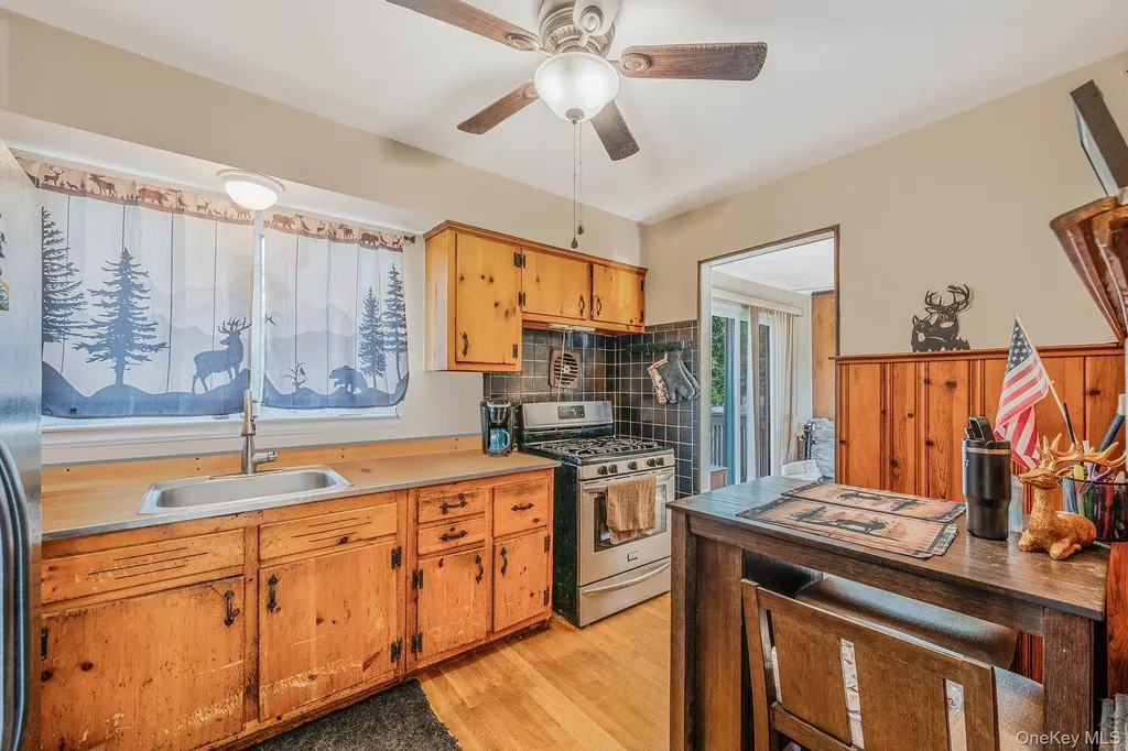 86 Silber Avenue Bethpage NY 11714