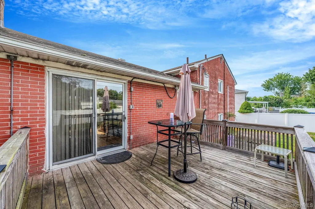 86 Silber Avenue Bethpage NY 11714
