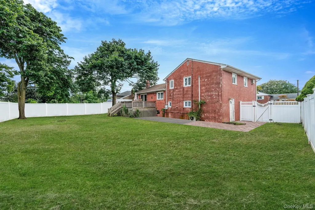 86 Silber Avenue Bethpage NY 11714