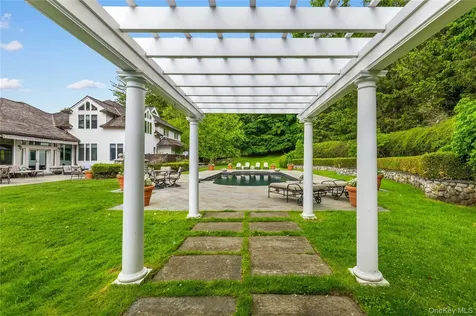 150 Old Farm Road N Chappaqua NY 10514