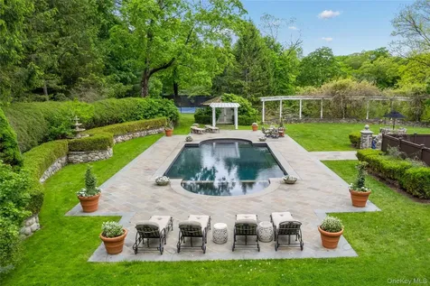 150 Old Farm Road N Chappaqua NY 10514