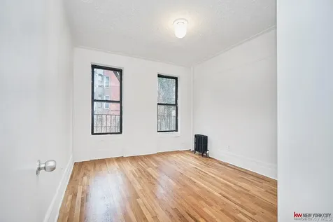 1037 College Avenue Bronx NY 10456
