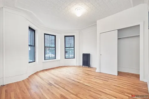 1037 College Avenue Bronx NY 10456