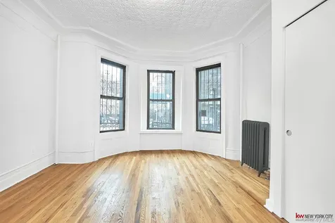1037 College Avenue Bronx NY 10456