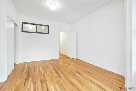 1037 College Avenue Bronx NY 10456