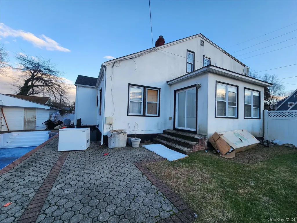 883 Mckenna Avenue Baldwin NY 11510
