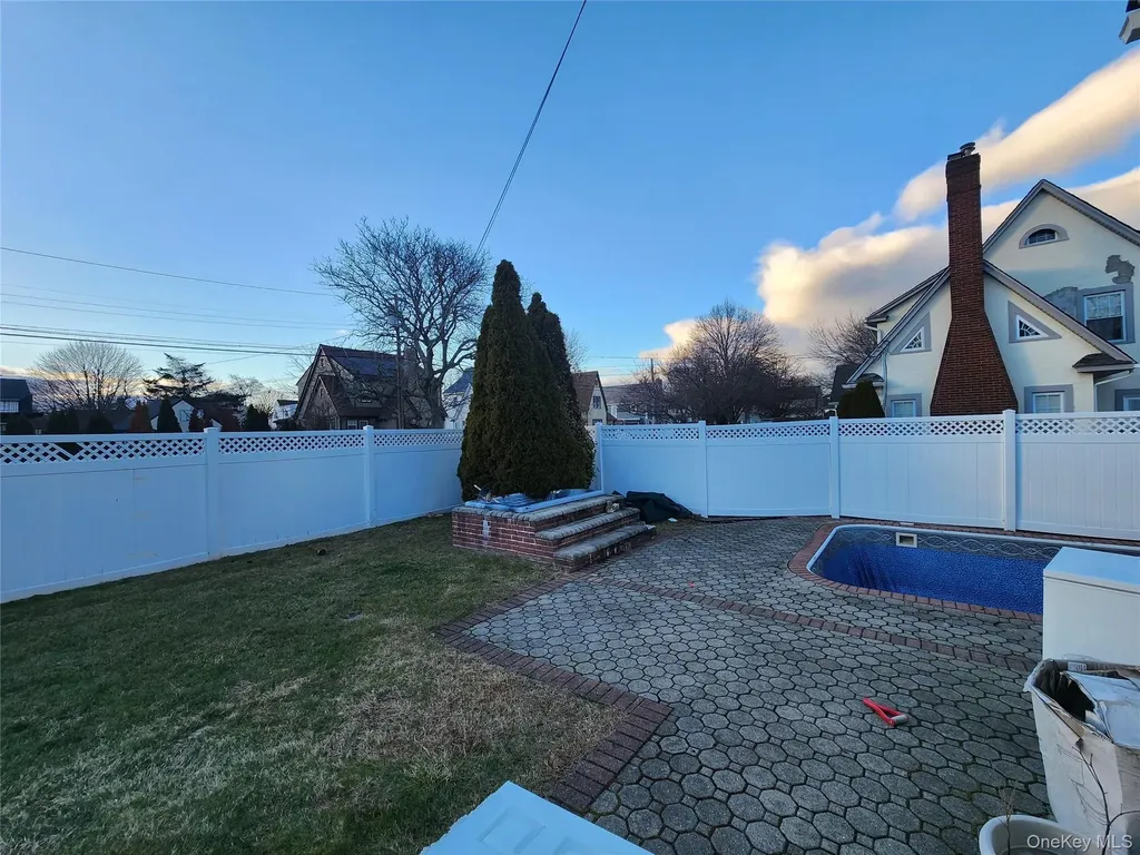 883 Mckenna Avenue Baldwin NY 11510