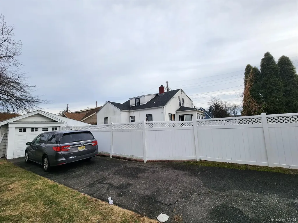 883 Mckenna Avenue Baldwin NY 11510