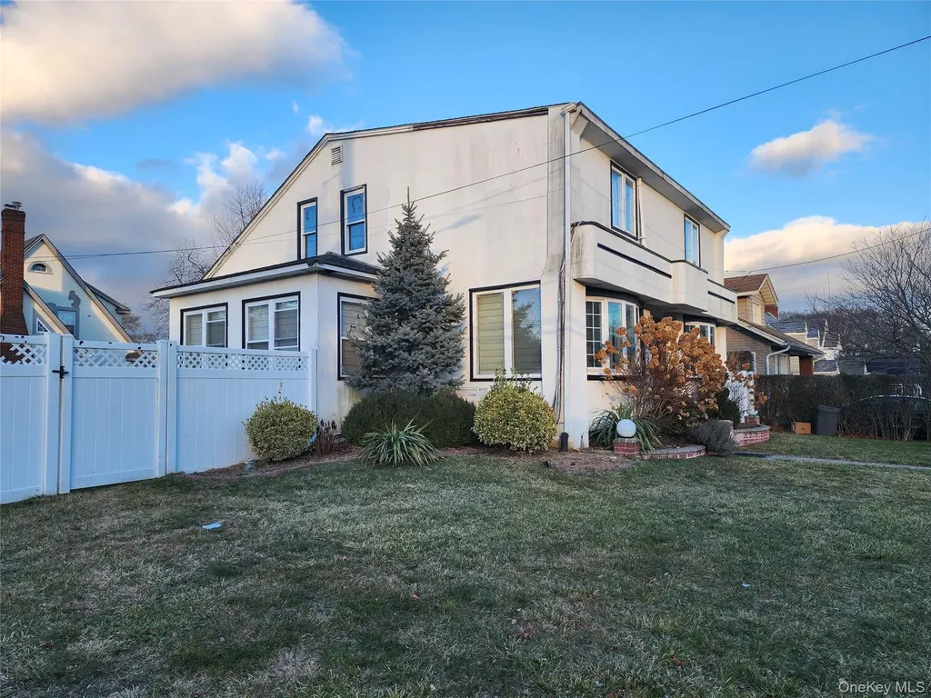 883 Mckenna Avenue Baldwin NY 11510
